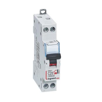  DNX3 DISJ GP PN C25 3000A 