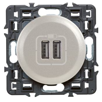  CHARG 2M 2USB A+A 3A 15W TIT 
